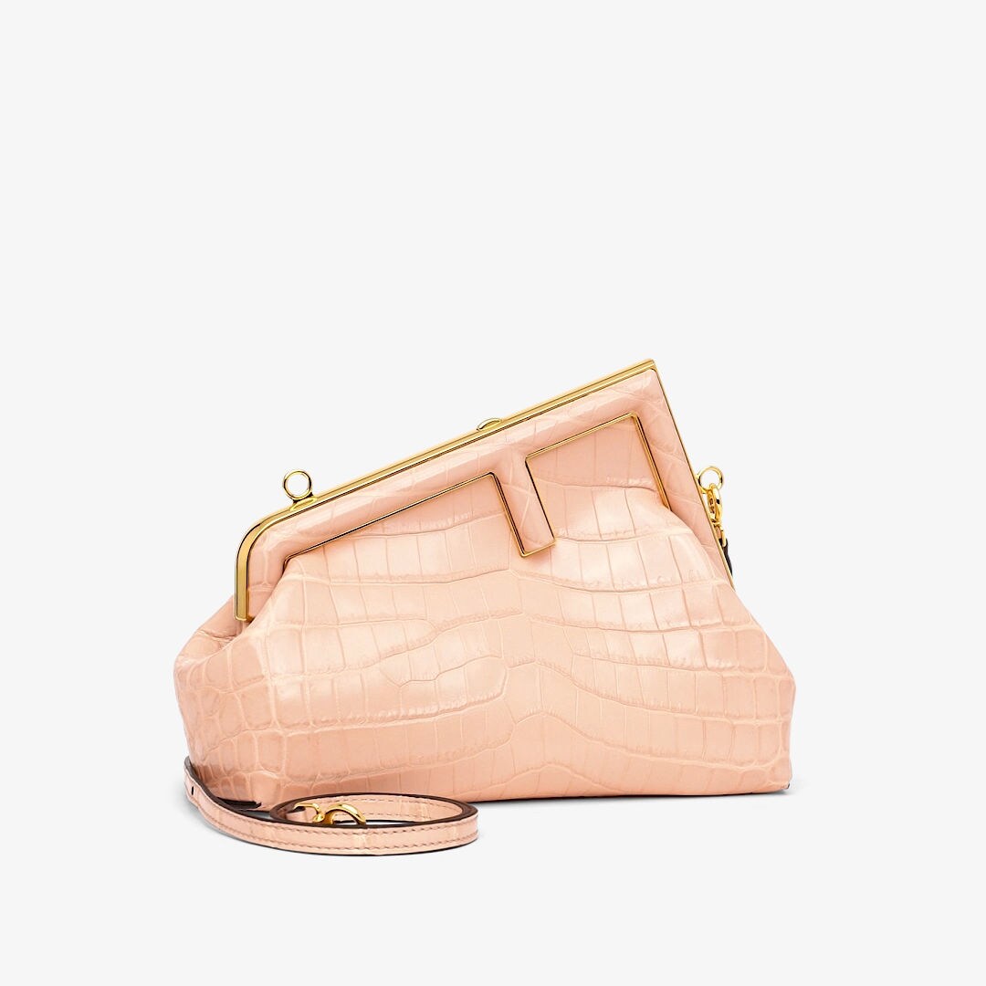小型款式FENDI First