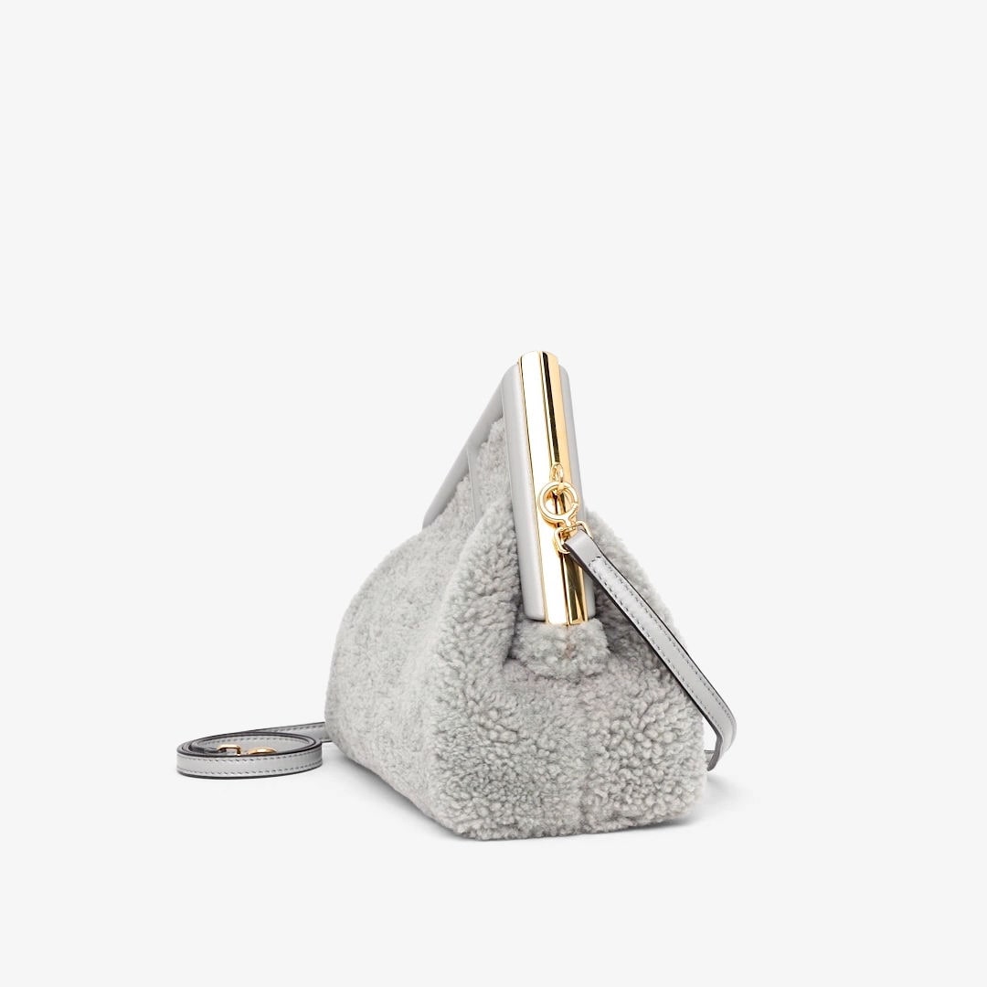 حقيبة Fendi First بحجم صغير