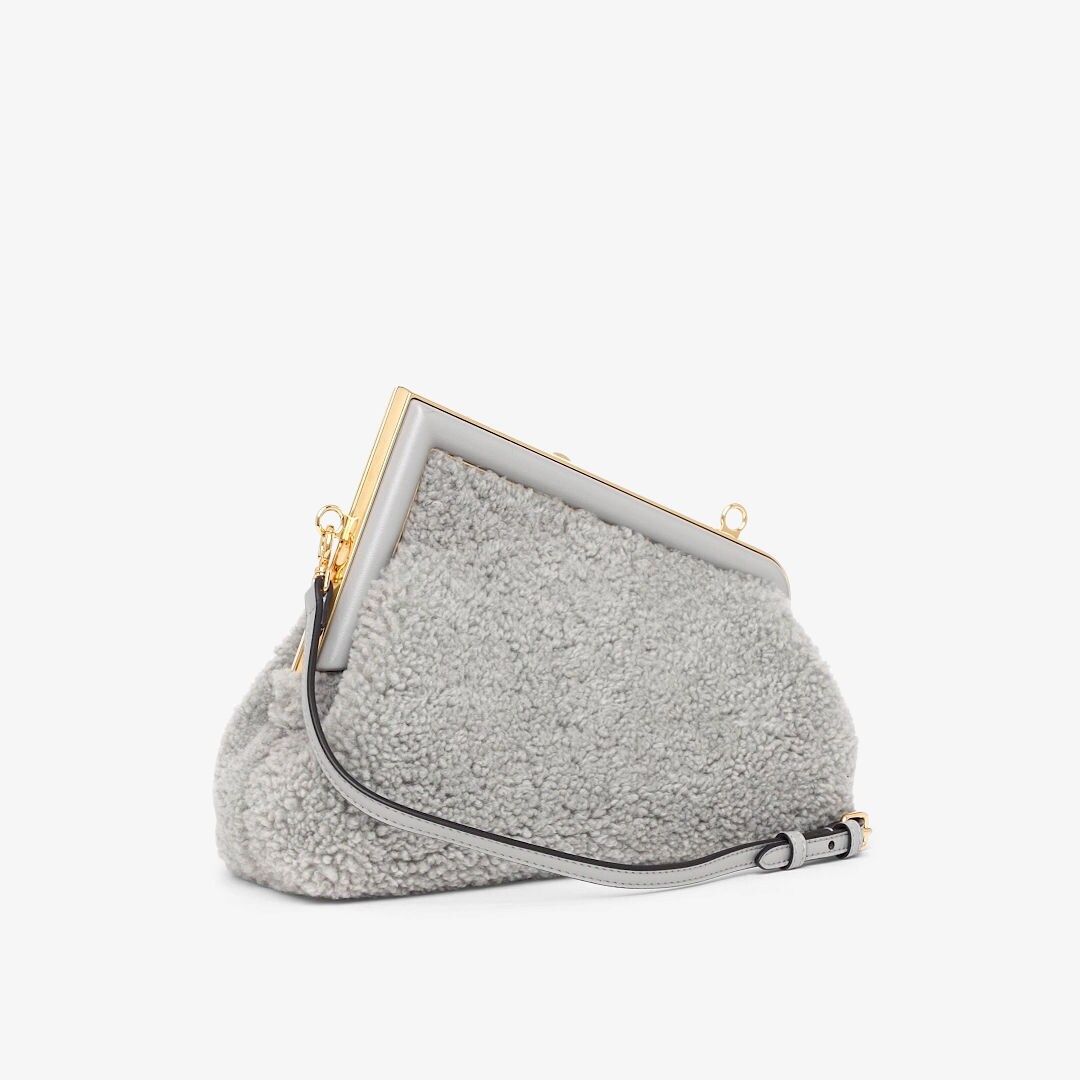 حقيبة Fendi First بحجم صغير