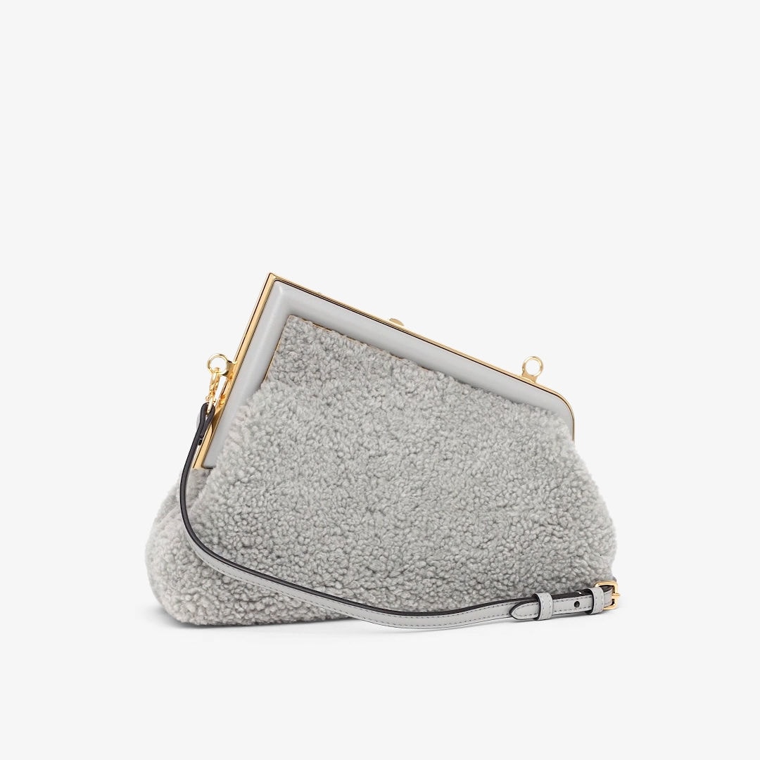 حقيبة Fendi First بحجم صغير