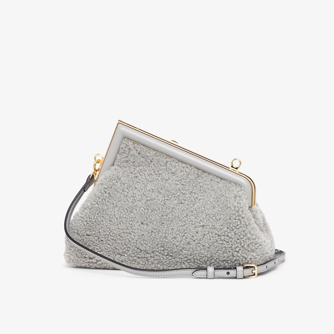 حقيبة Fendi First بحجم صغير