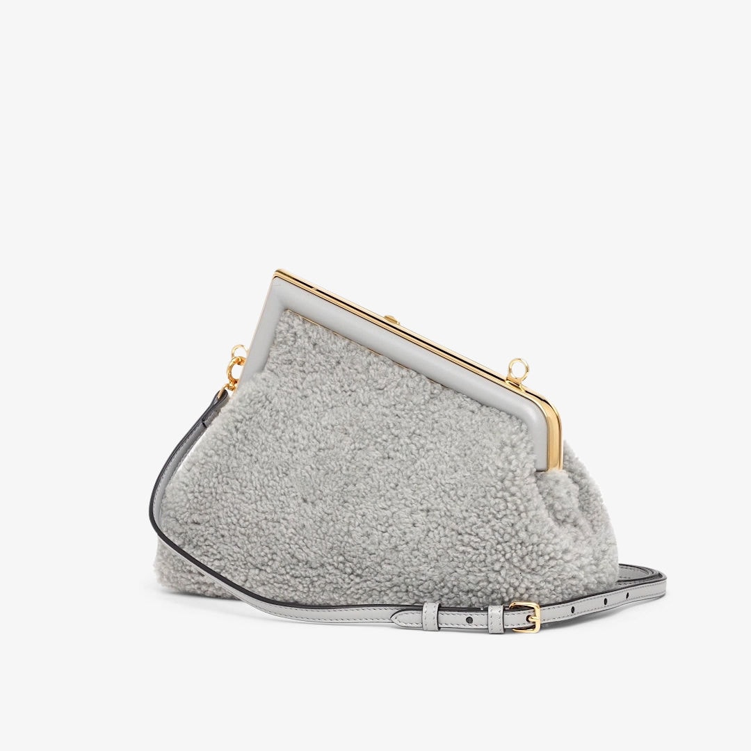 حقيبة Fendi First بحجم صغير