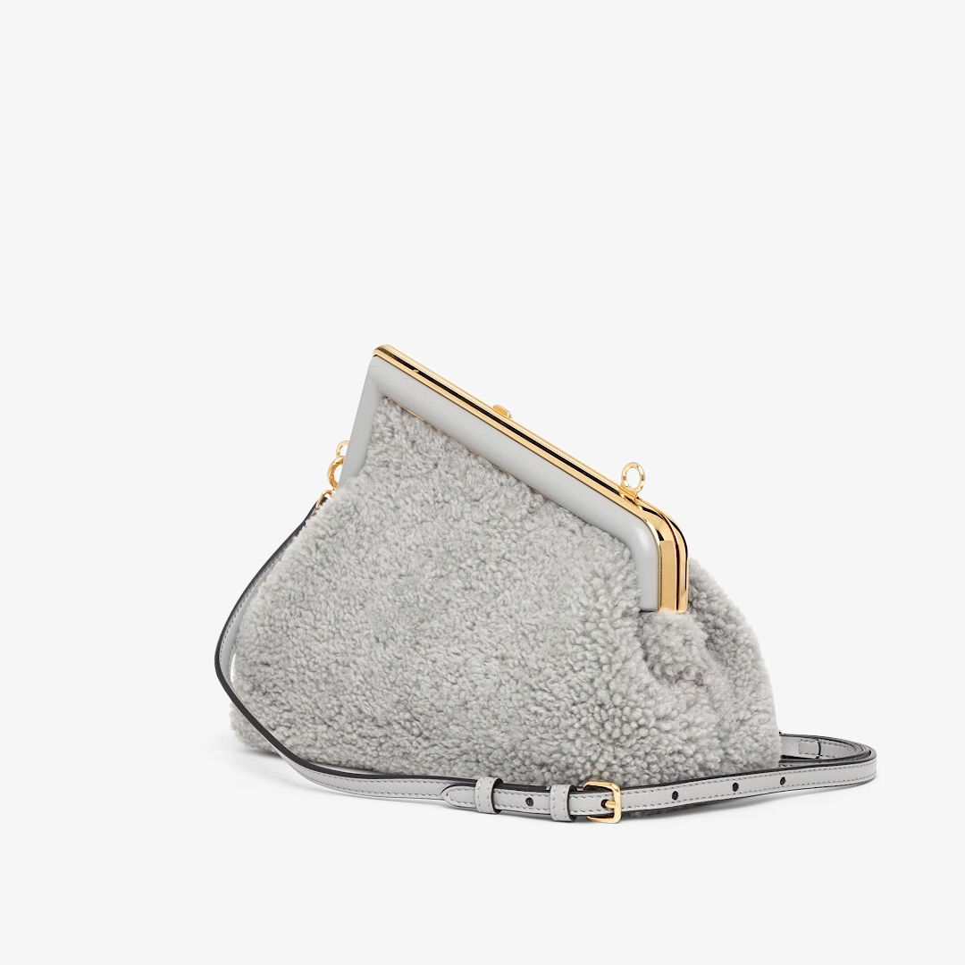 حقيبة Fendi First بحجم صغير