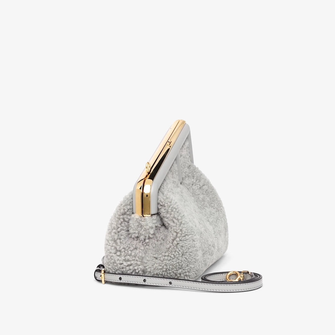 حقيبة Fendi First بحجم صغير