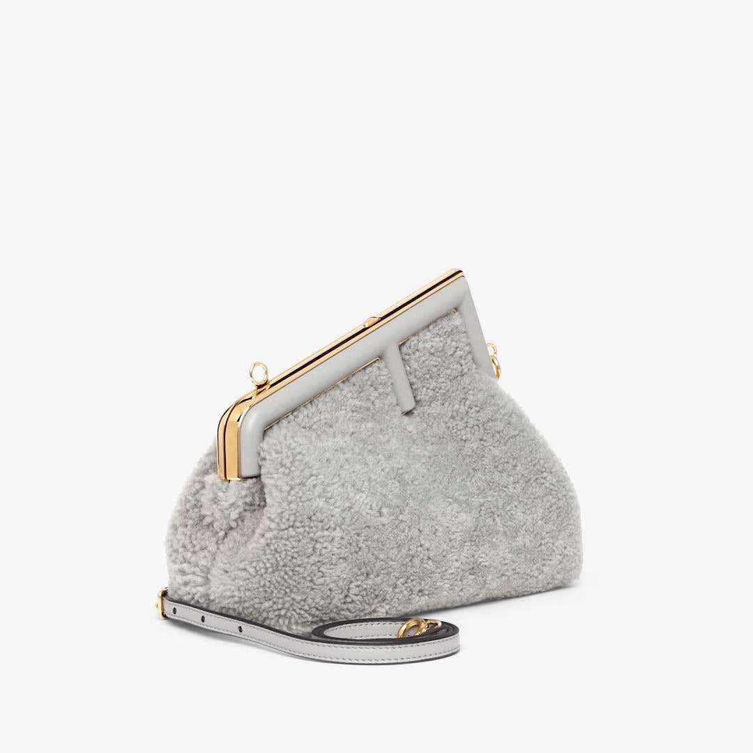 حقيبة Fendi First بحجم صغير
