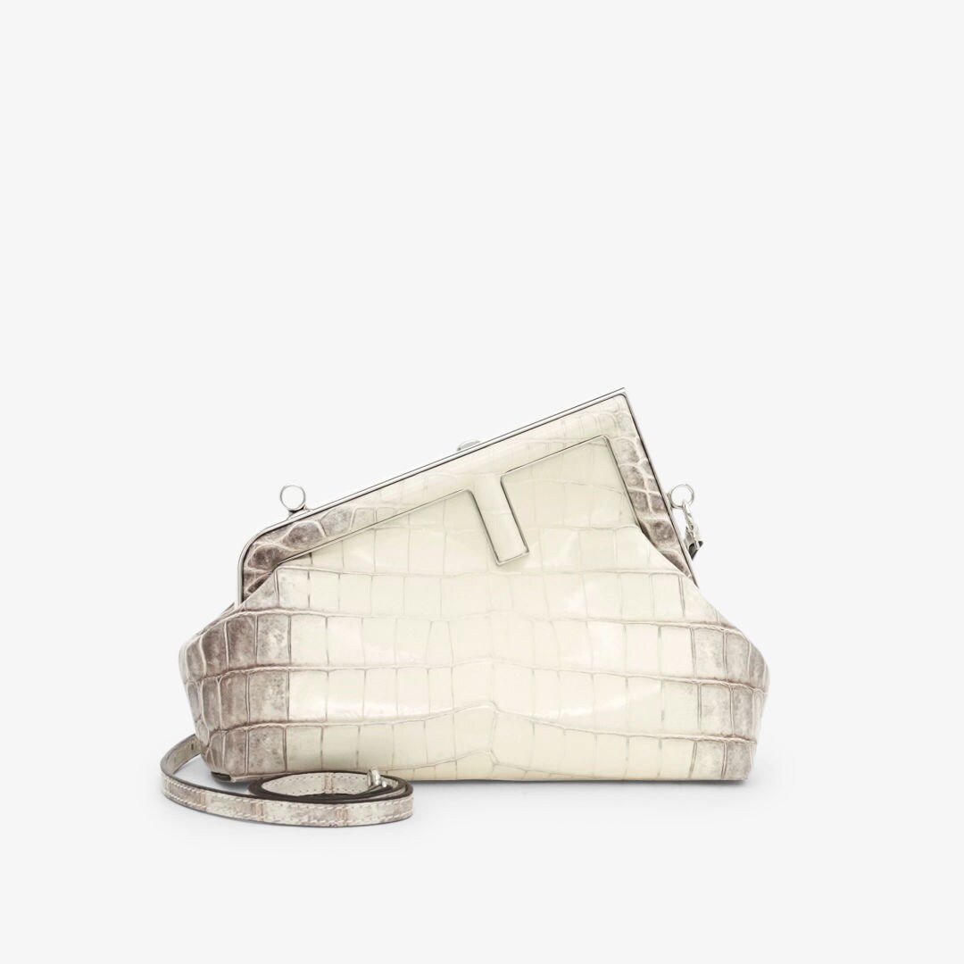 小型款式Fendi First
