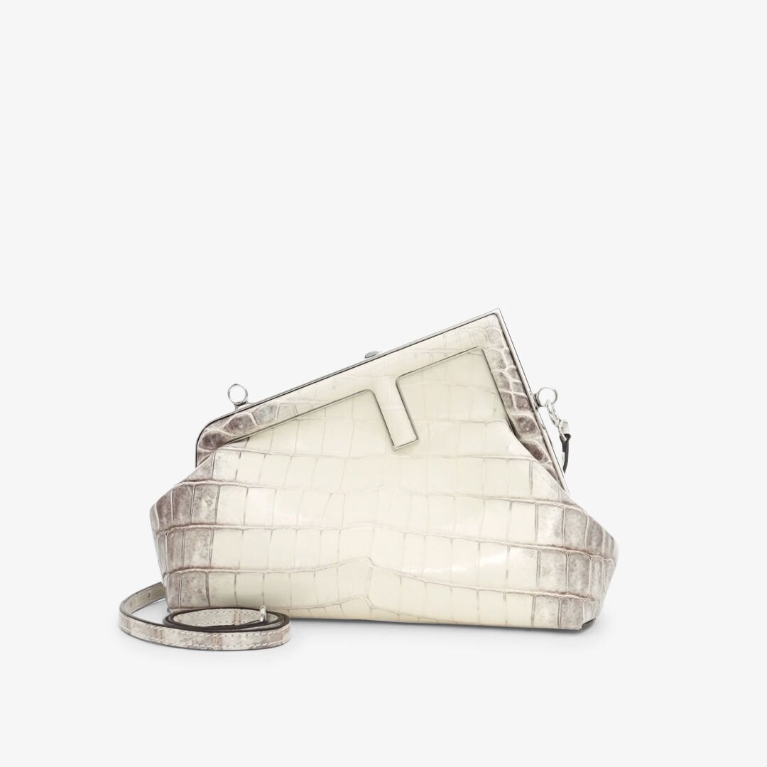 小型款式Fendi First