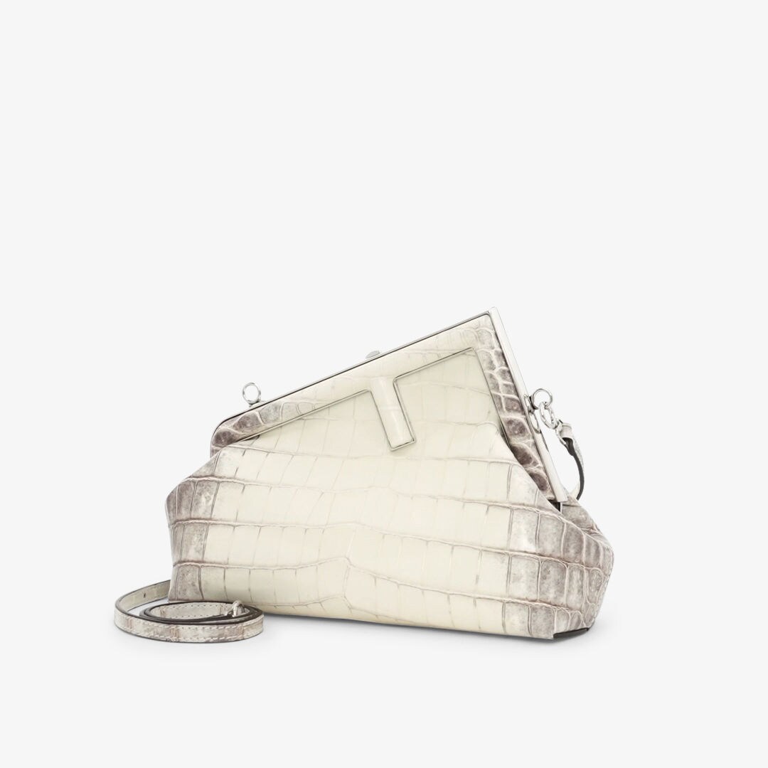 小型款式Fendi First
