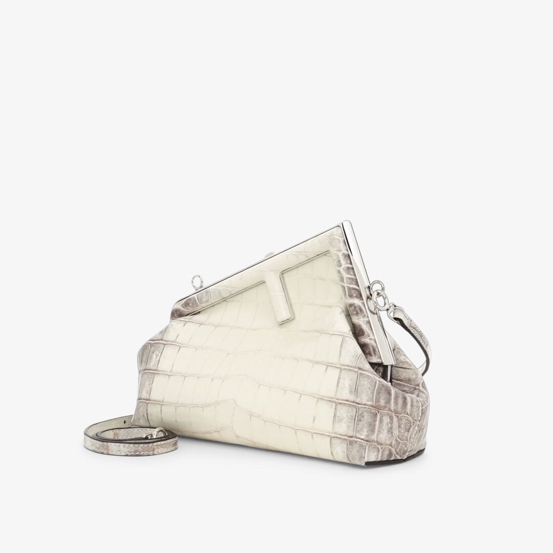 小型款式Fendi First