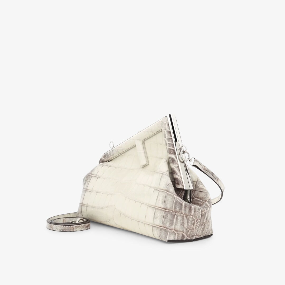 小型款式Fendi First