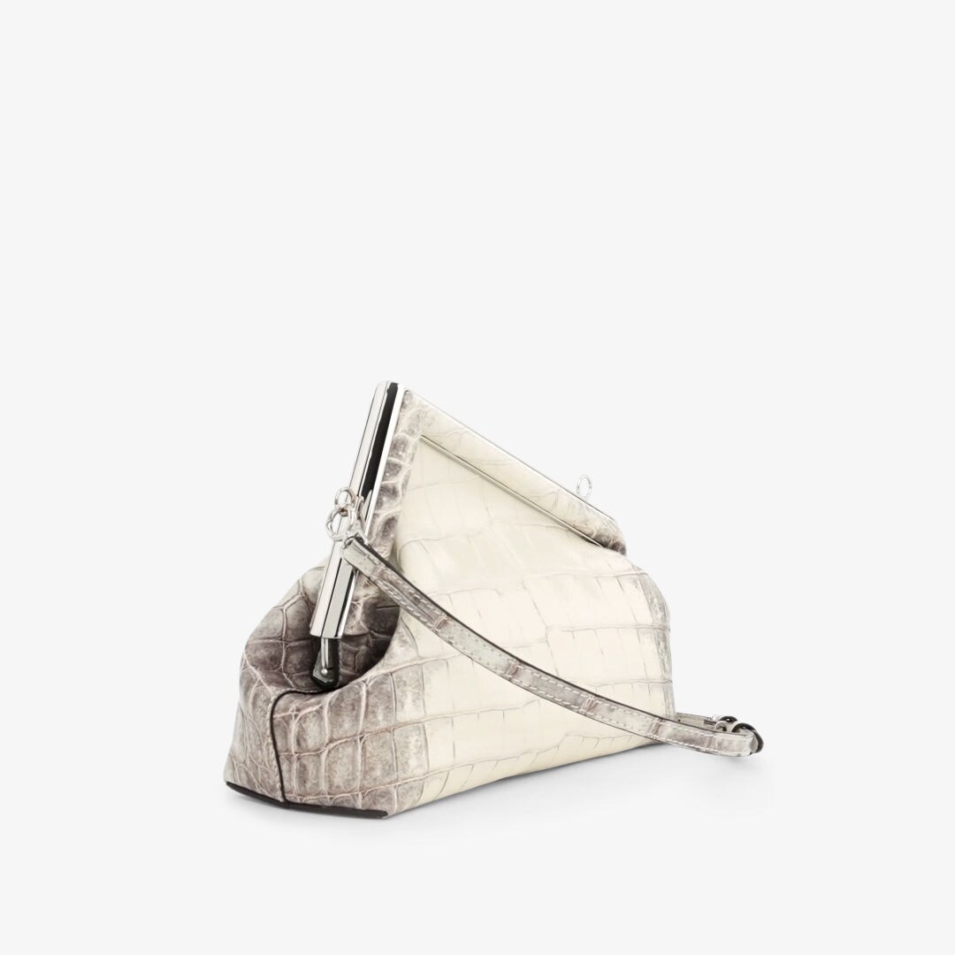 小型款式Fendi First