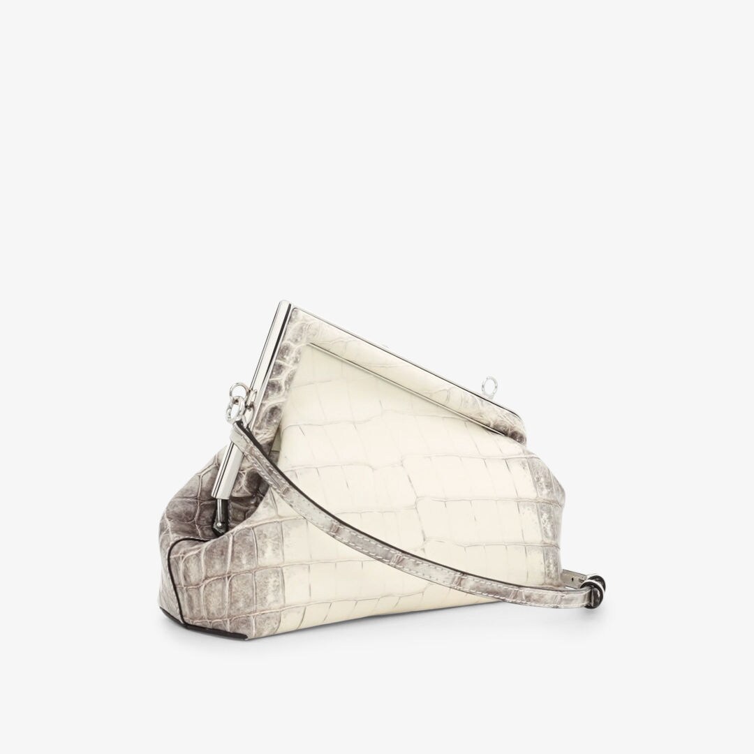 小型款式Fendi First
