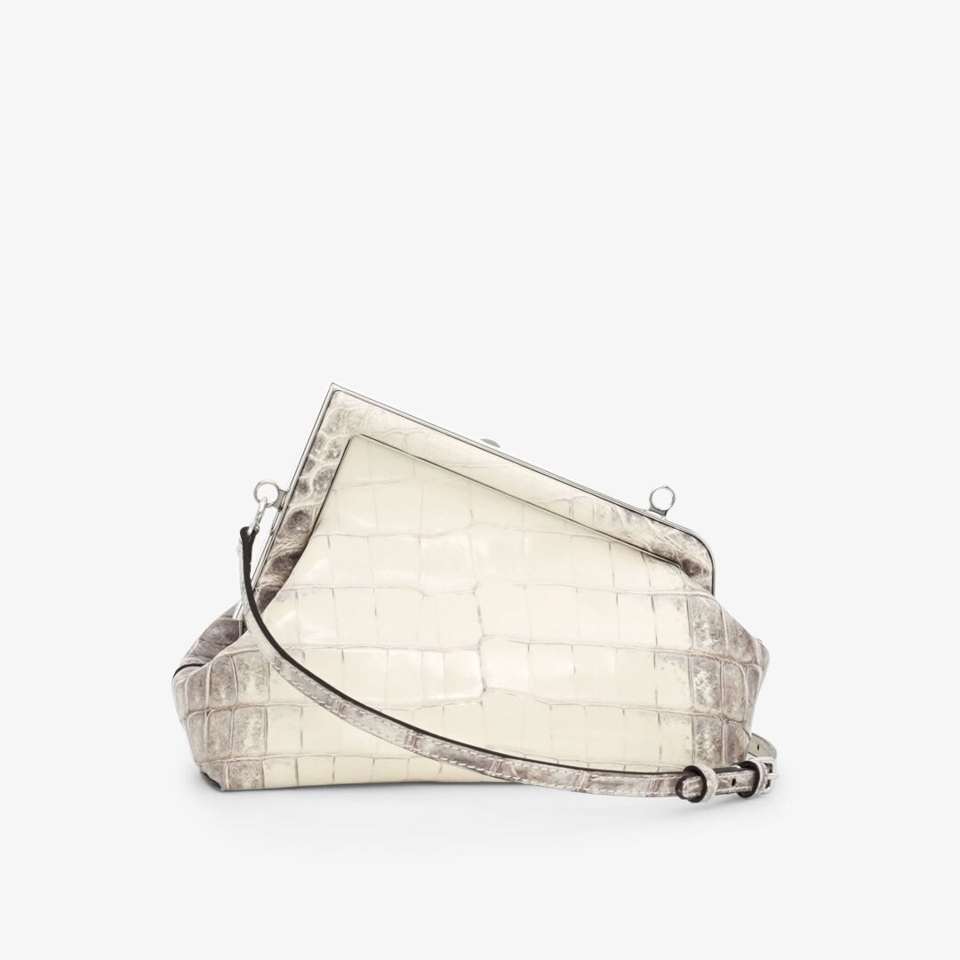 小型款式Fendi First