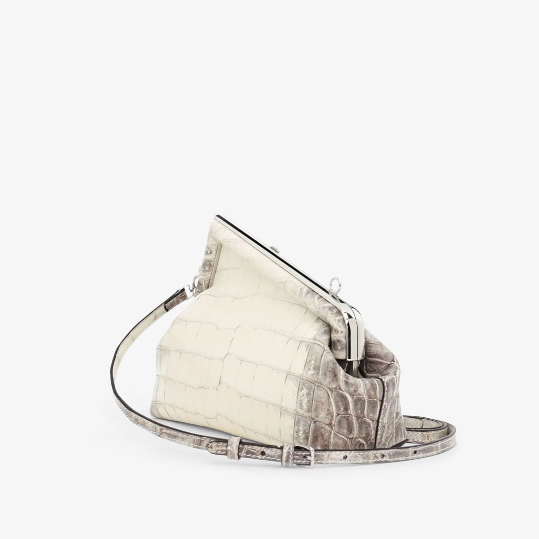 小型款式Fendi First