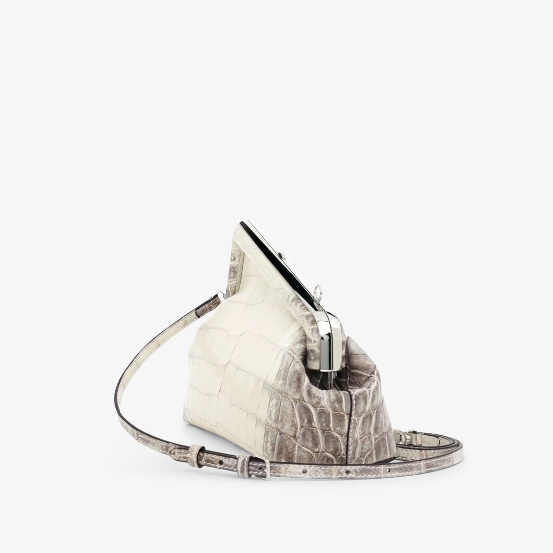 小型款式Fendi First