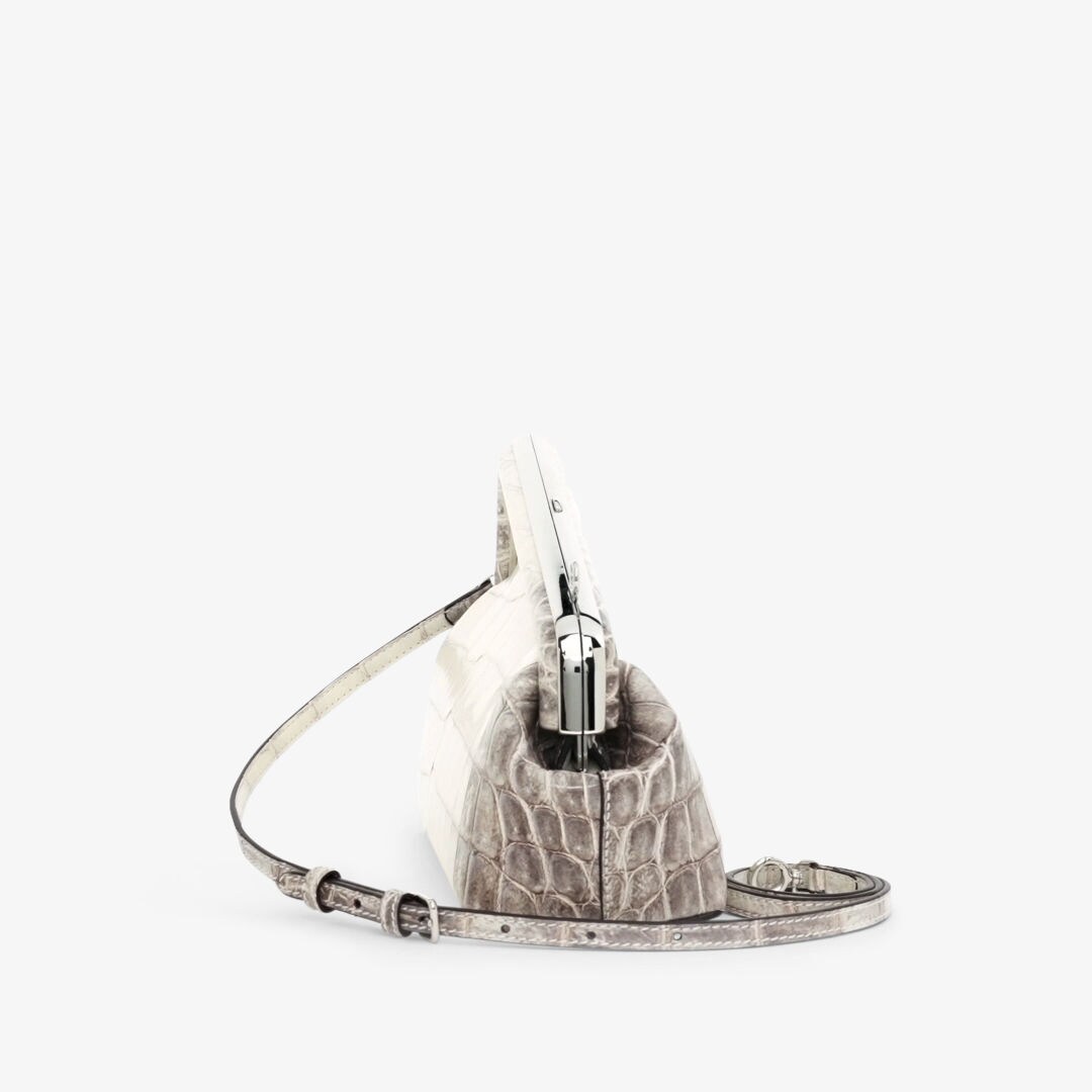 小型款式Fendi First