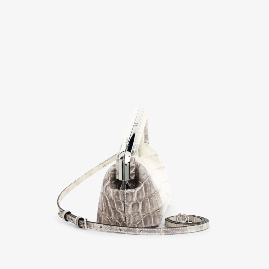 小型款式Fendi First