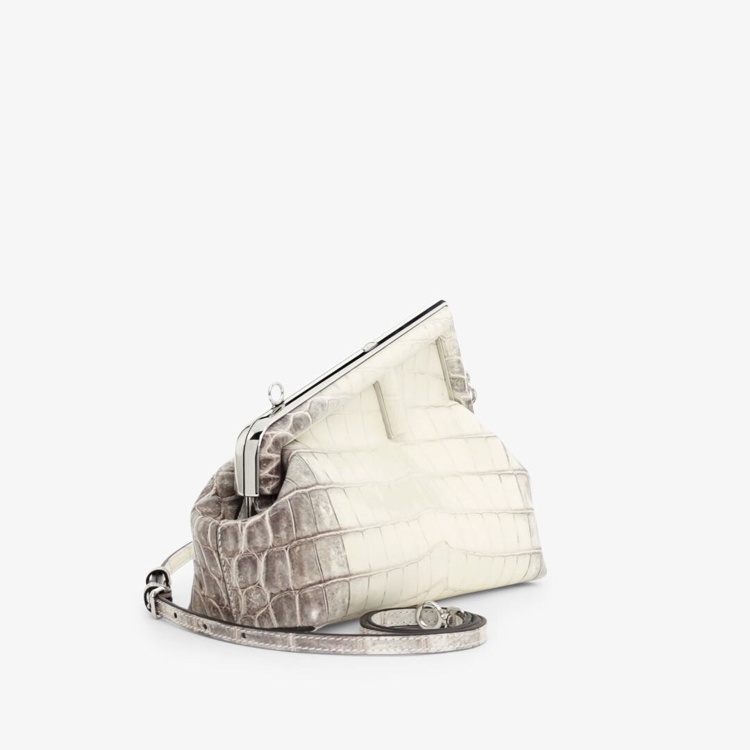 小型款式Fendi First