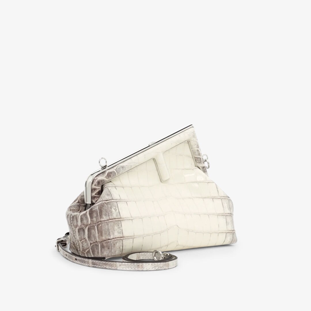 小型款式Fendi First