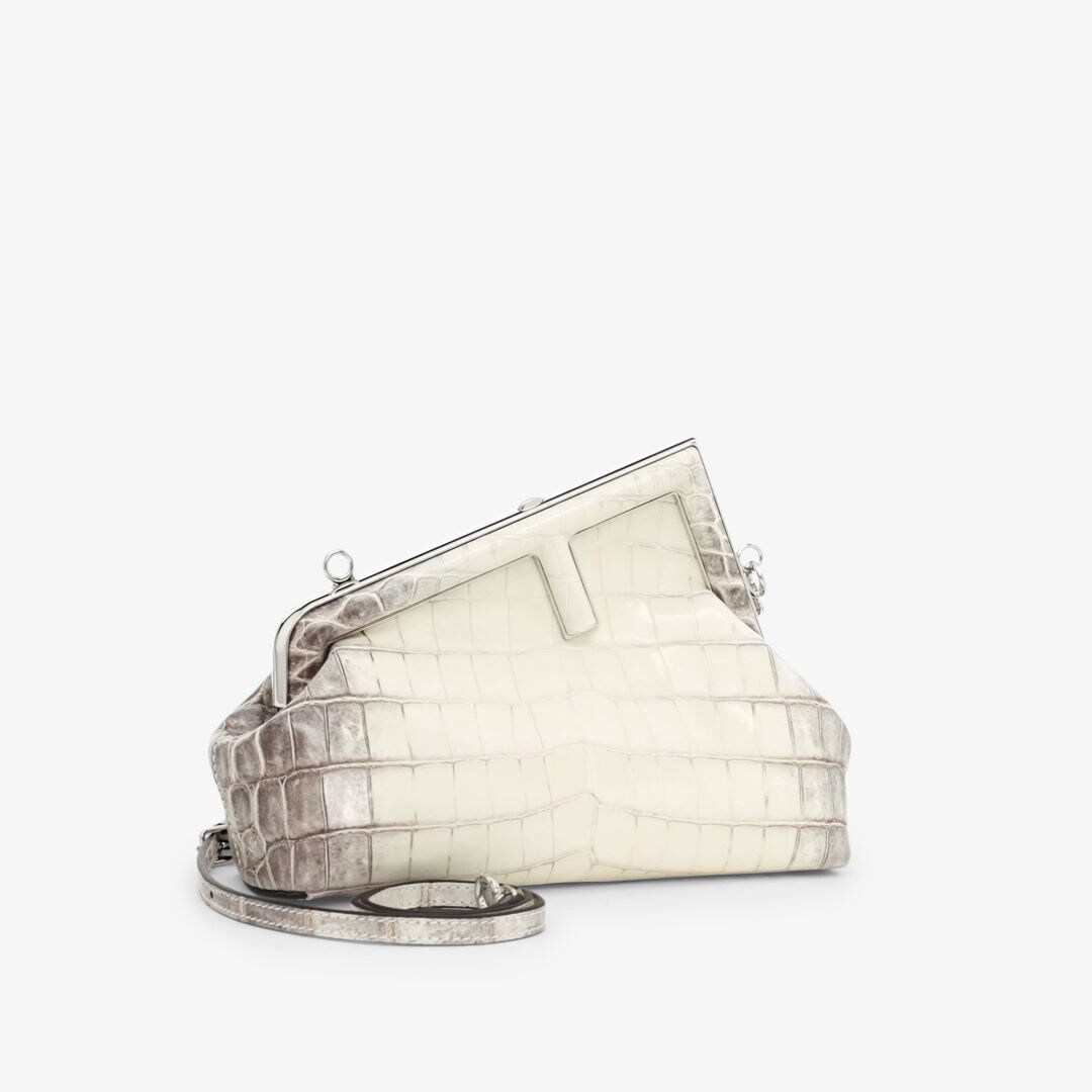 小型款式Fendi First