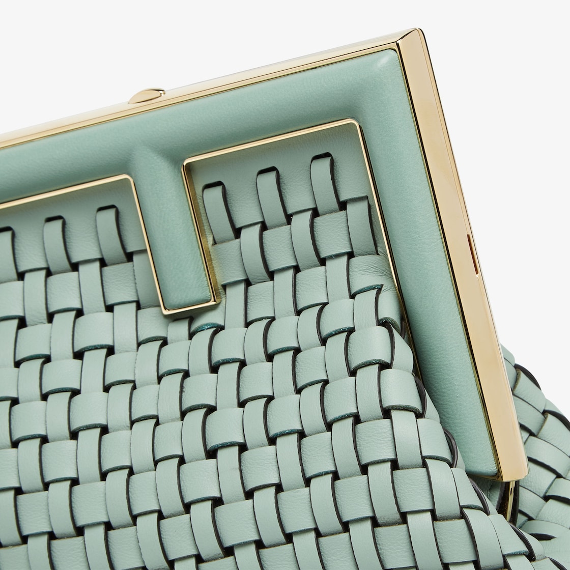 حقيبة Fendi First بحجم صغير