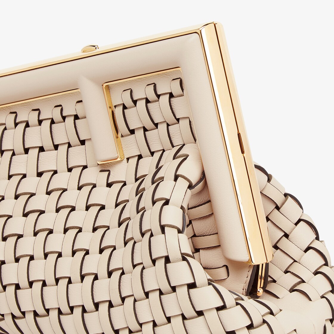 حقيبة Fendi First بحجم صغير