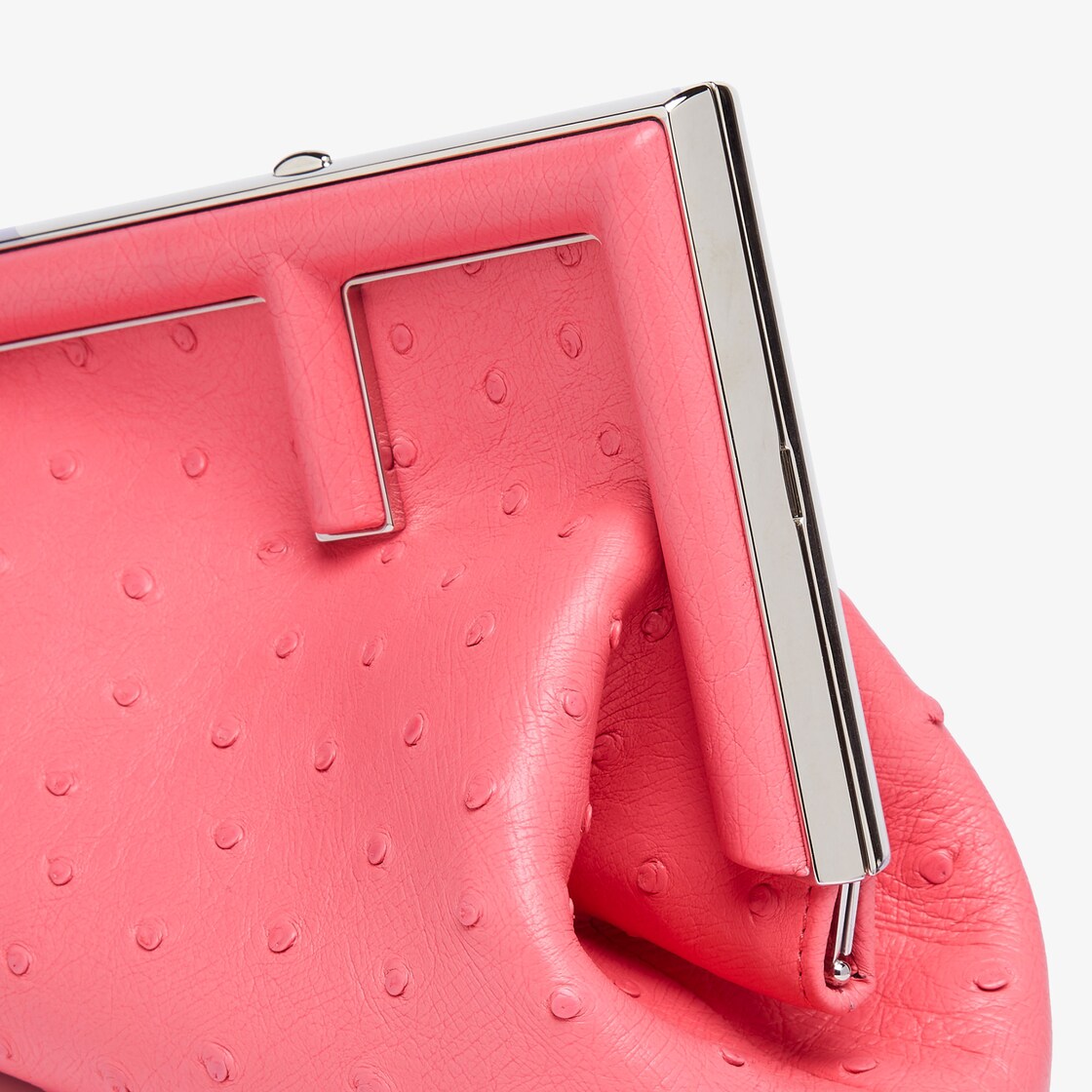 Fendi 2024 pink clutch