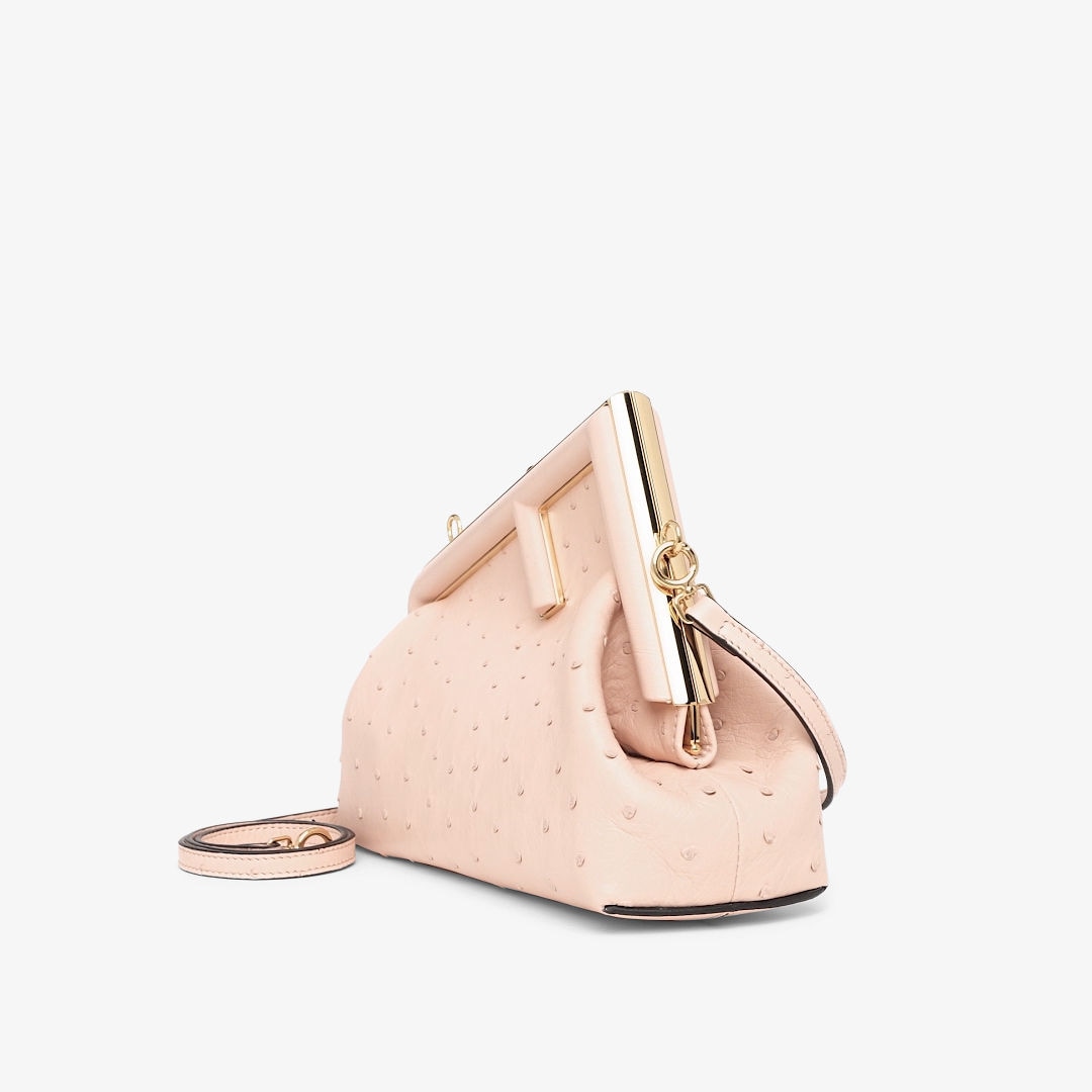حقيبة Fendi First بحجم صغير