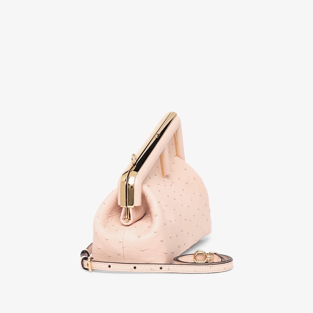 حقيبة Fendi First بحجم صغير