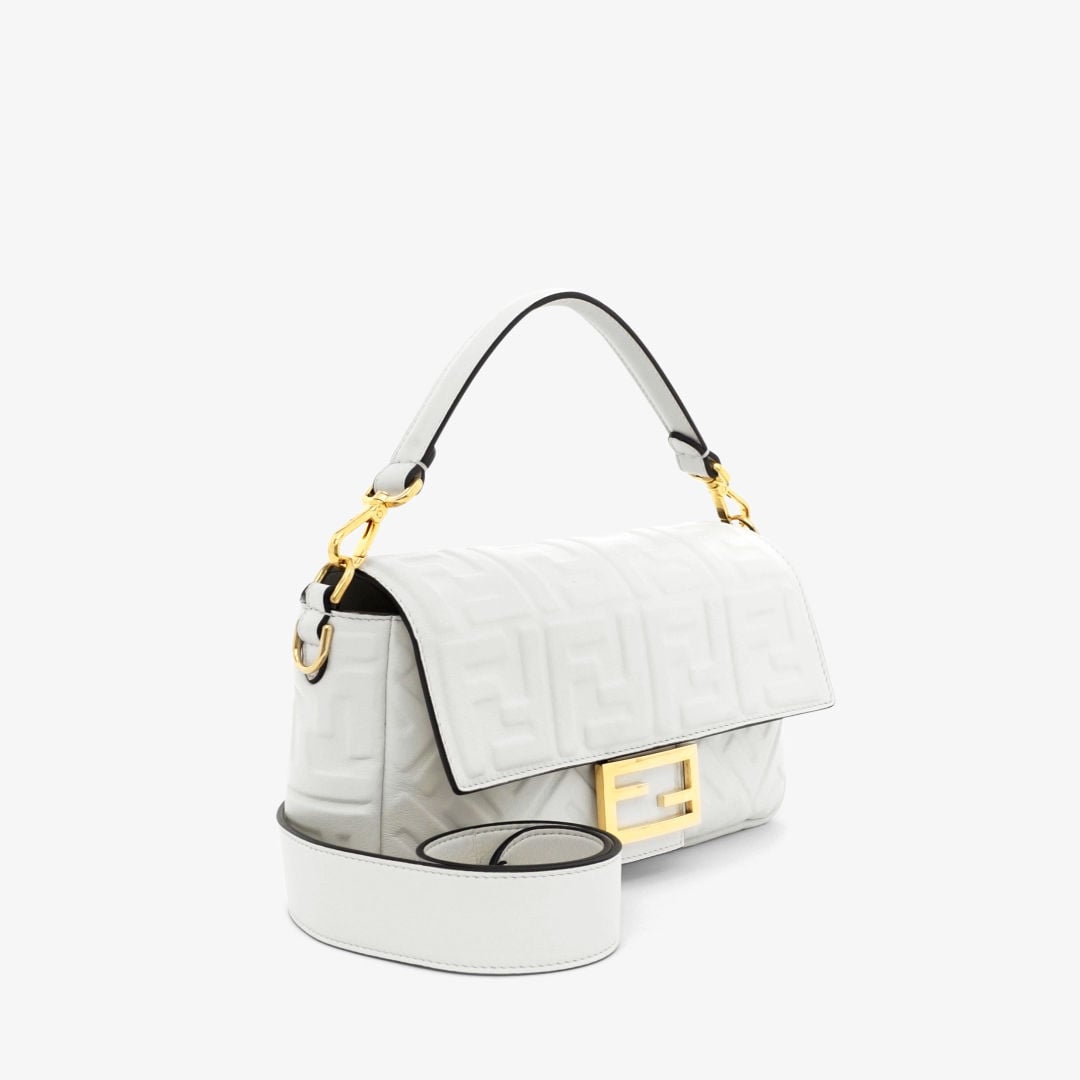 Fendi baguette online white