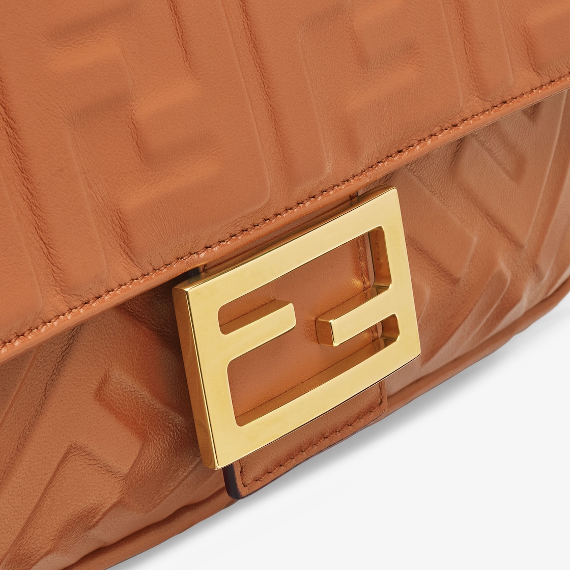 Leather handbag Fendi Brown in Leather - 20370375