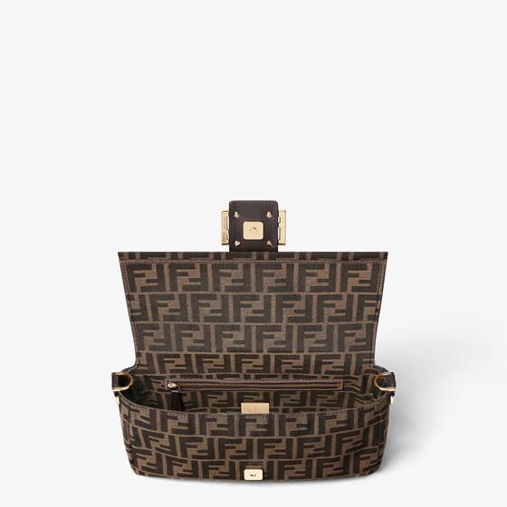Fendi Iconic medium Baguette® bag, created in 1997, which went | Thumbnail 4