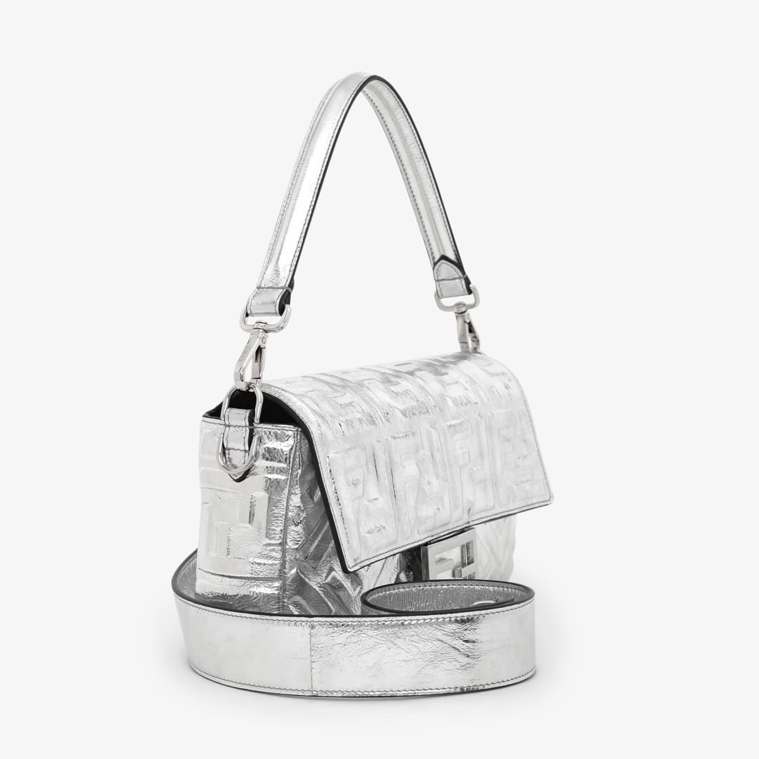 Baguette - Silver craquelé leather bag with FF motif | Fendi