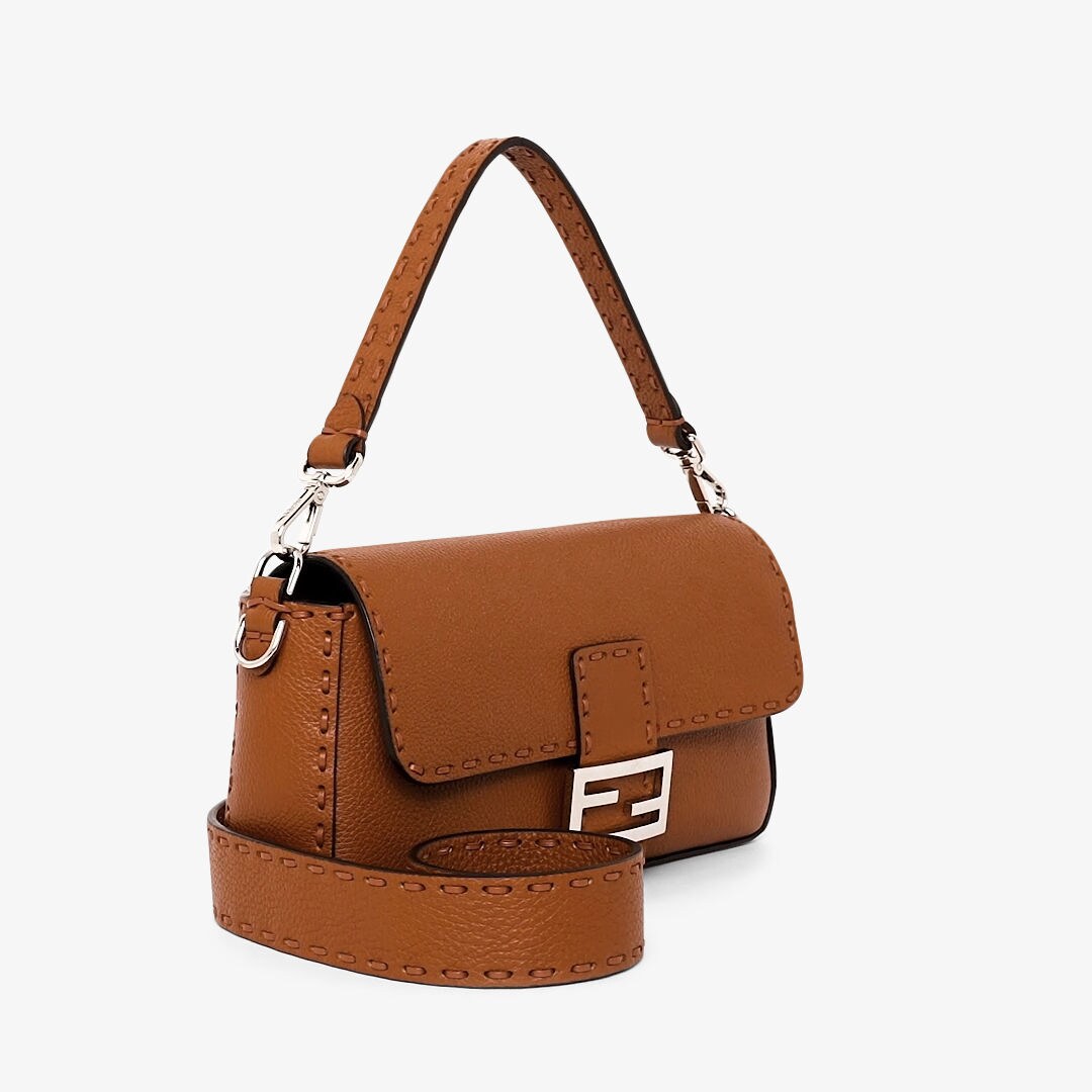 【FENDI】BAGUETTE CUOIO ROMANO D◆8BR600AUSZ Regular Baguette Cuoio Romano leather Black | Fendi