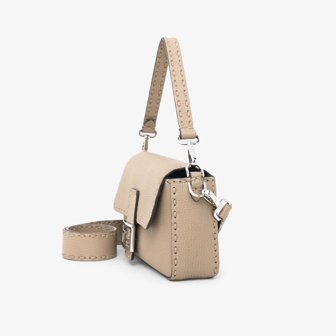 Baguette - Dove grey Selleria bag with 612 hand-sewn topstitches | Fendi