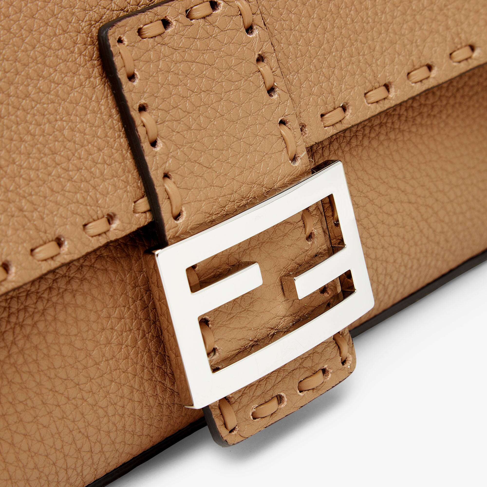 バゲット カーフレザー ブラウン | Fendi