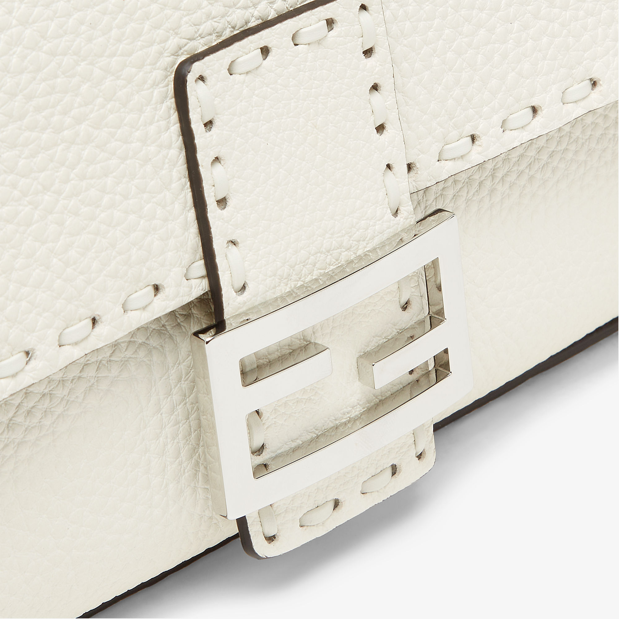 Baguette - Ice white Selleria bag with 612 hand-sewn topstitches | Fendi