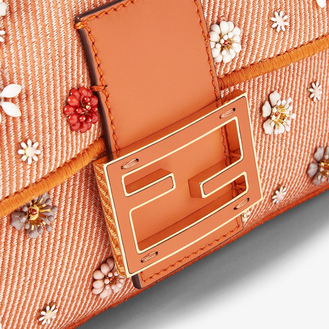 ウィメンズ デザイナー ショルダー・クロスボディバッグ | FENDI JP ウィメンズ デザイナー ショルダー・クロスボディバッグ | FENDI JP