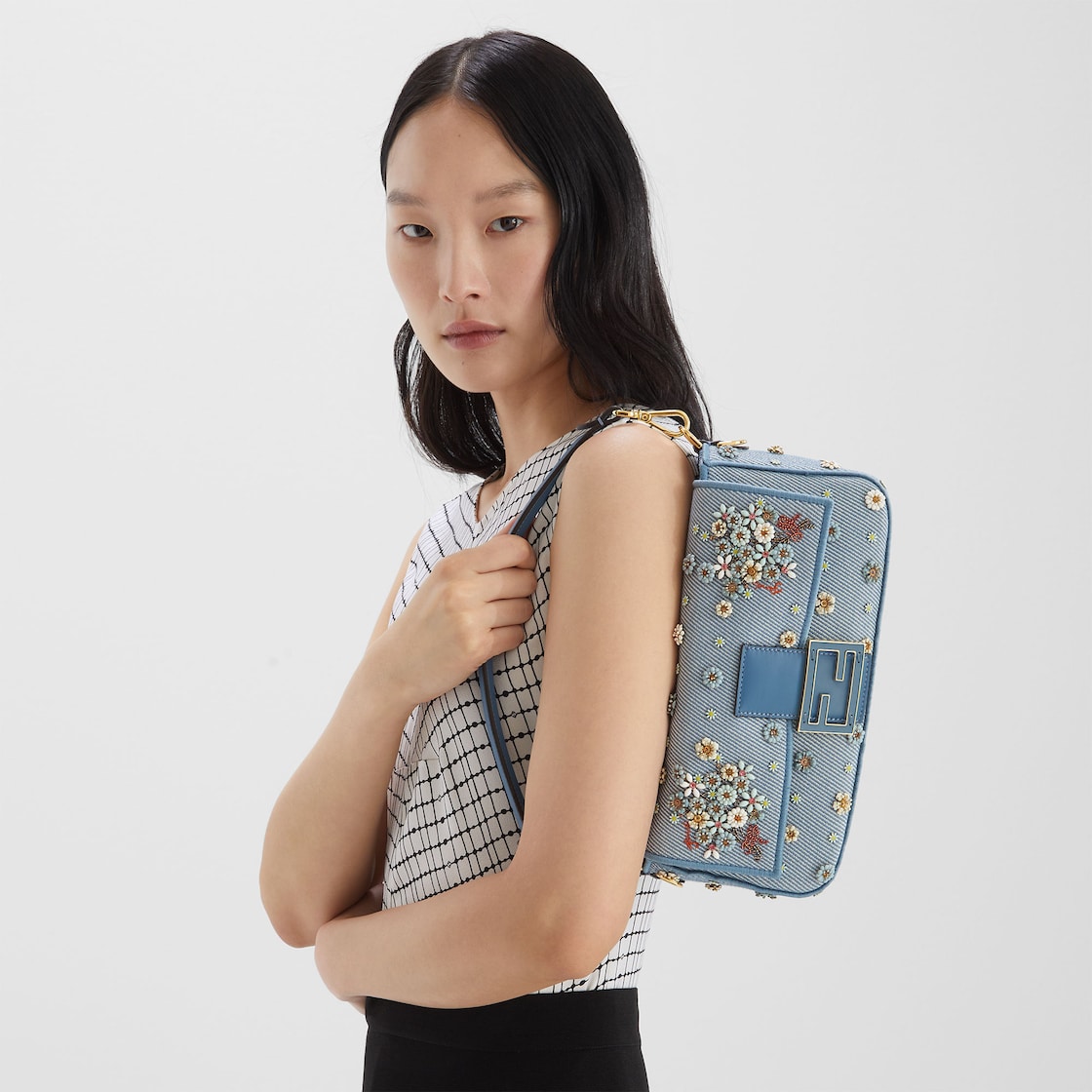 ウィメンズ デザイナー ショルダー・クロスボディバッグ | FENDI JP ウィメンズ デザイナー ショルダー・クロスボディバッグ | FENDI JP