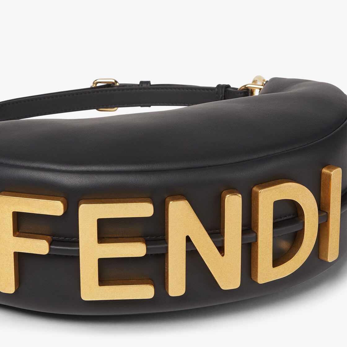 フェンディグラフィ スモール - ブラックレザー バッグ | Fendi