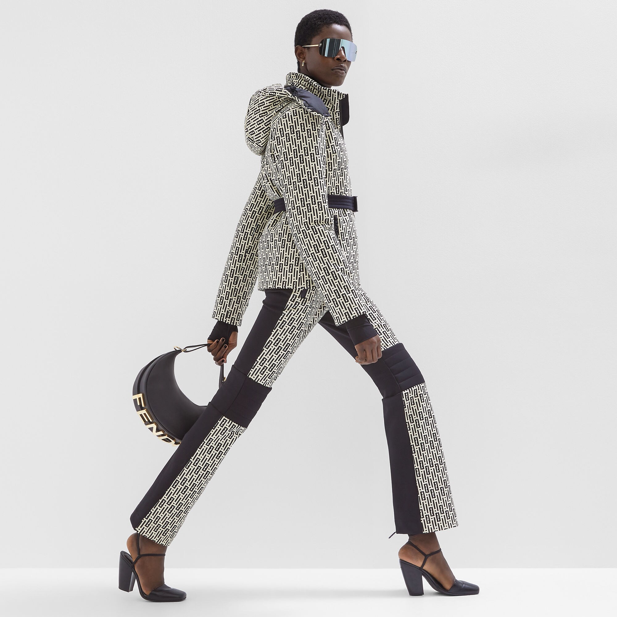 フェンディグラフィ スモール レザー ブラック | Fendi