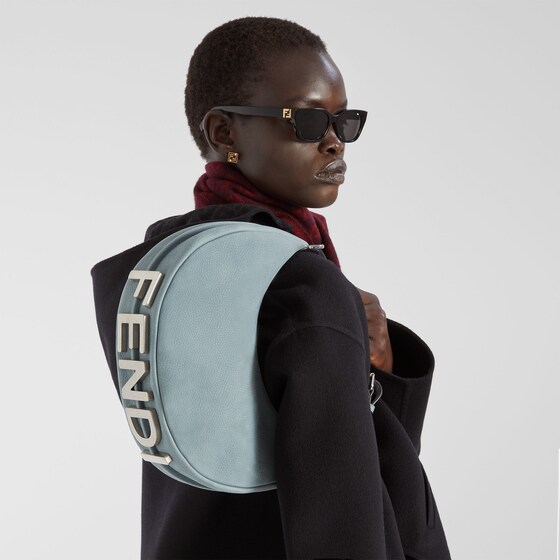 Fendi Small Fendigraphy hobo bag with a contemporary look | Thumbnail 7