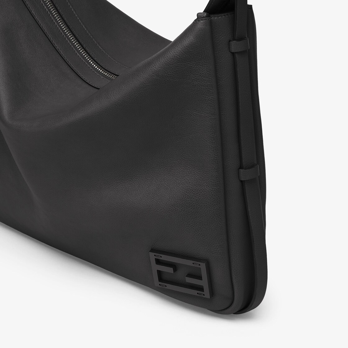 大型款式Simply FENDI 黑色皮革包款 Fendi