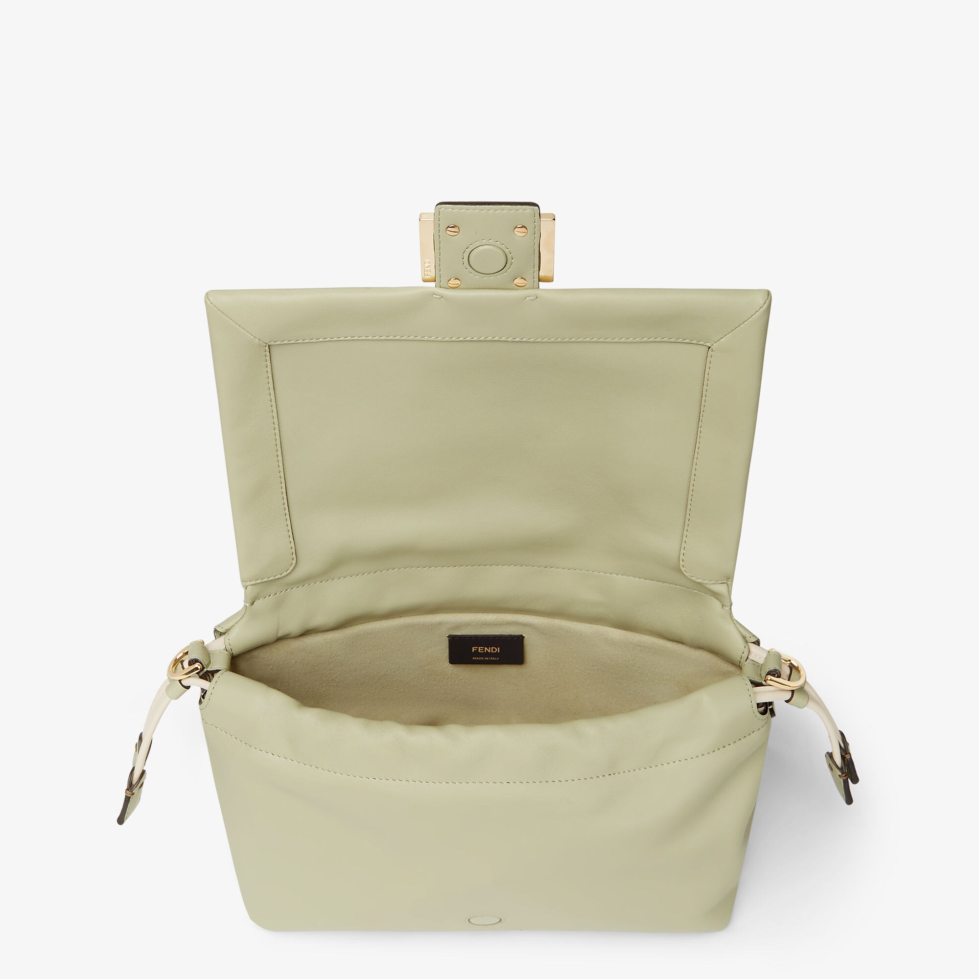 Mamma Baguette Medium Leather Green | Fendi