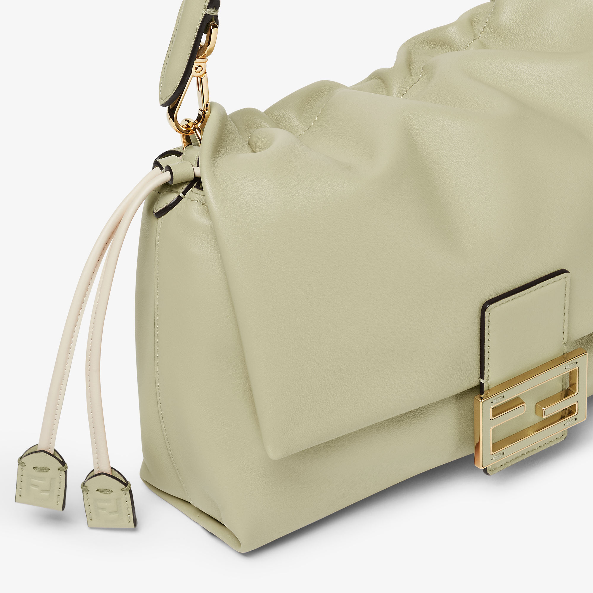 【FENDI】MAMMA BAGUETTE PAGLIA FF/NAPP◆8BR833AV5J 8BR833AQ0DF1AST_05?wid=2000&