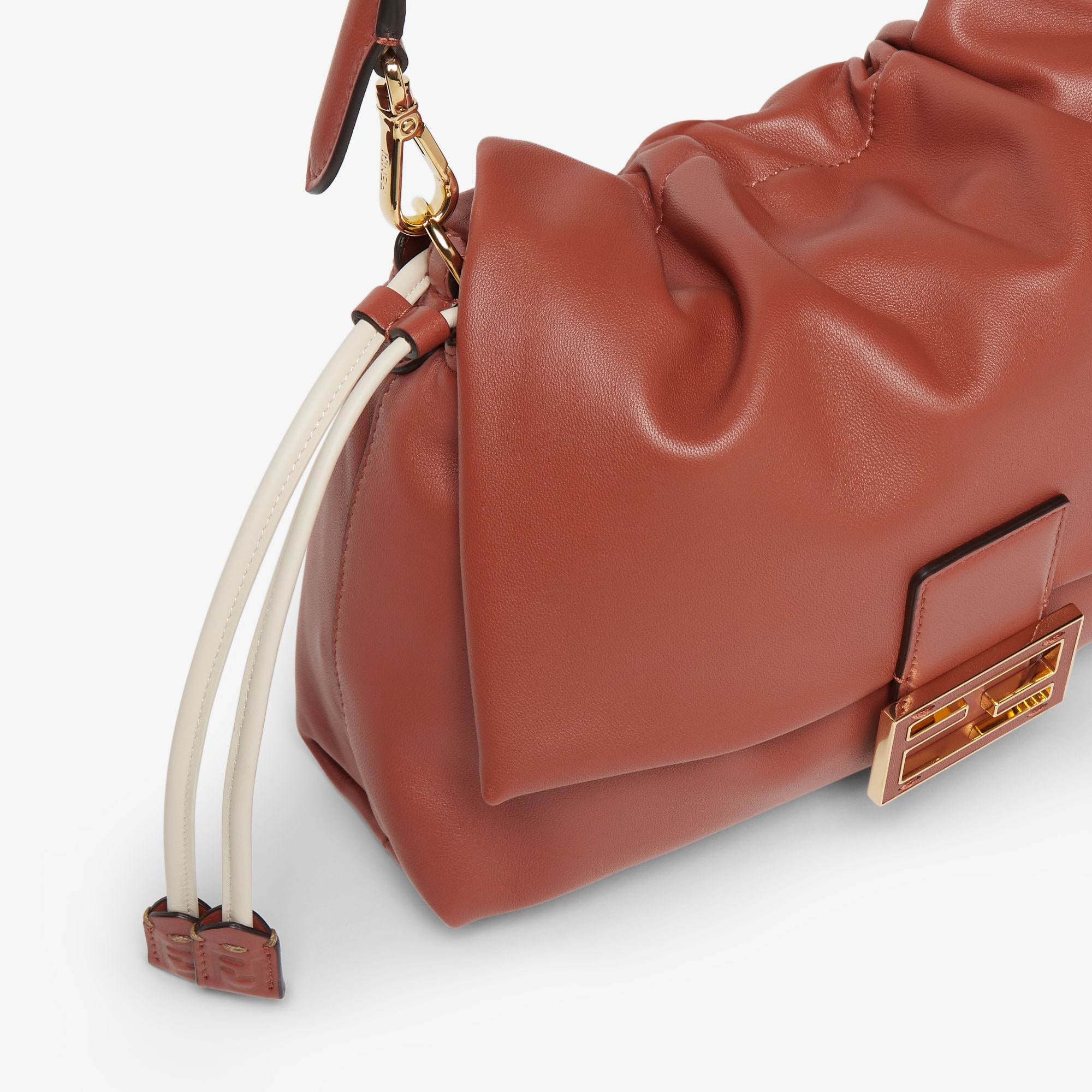 Mamma Baguette Medium Leather Brown | Fendi