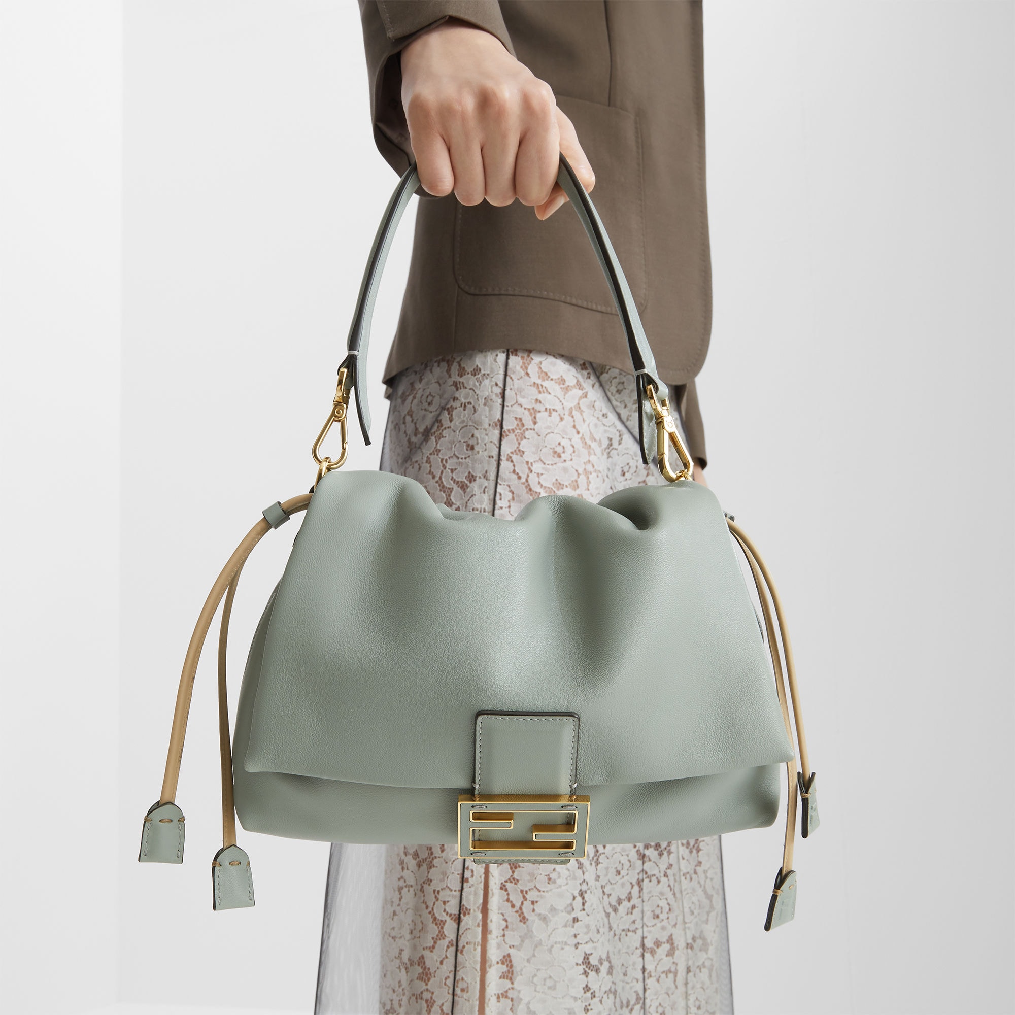 Mamma Baguette Medium Leather Green | Fendi