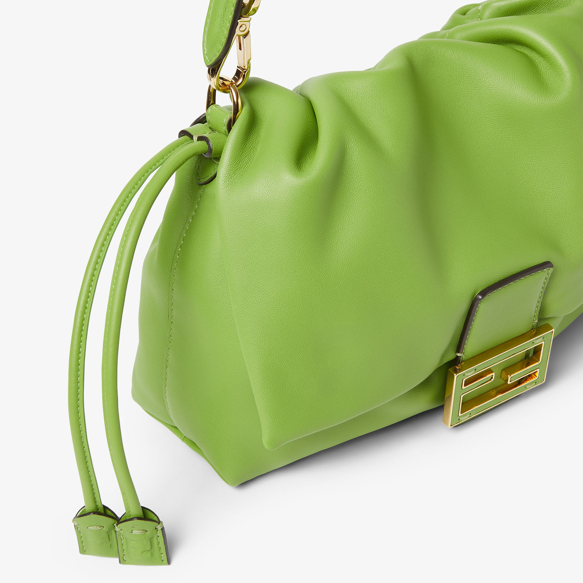 Mamma Baguette Medium - Green | FENDI US
