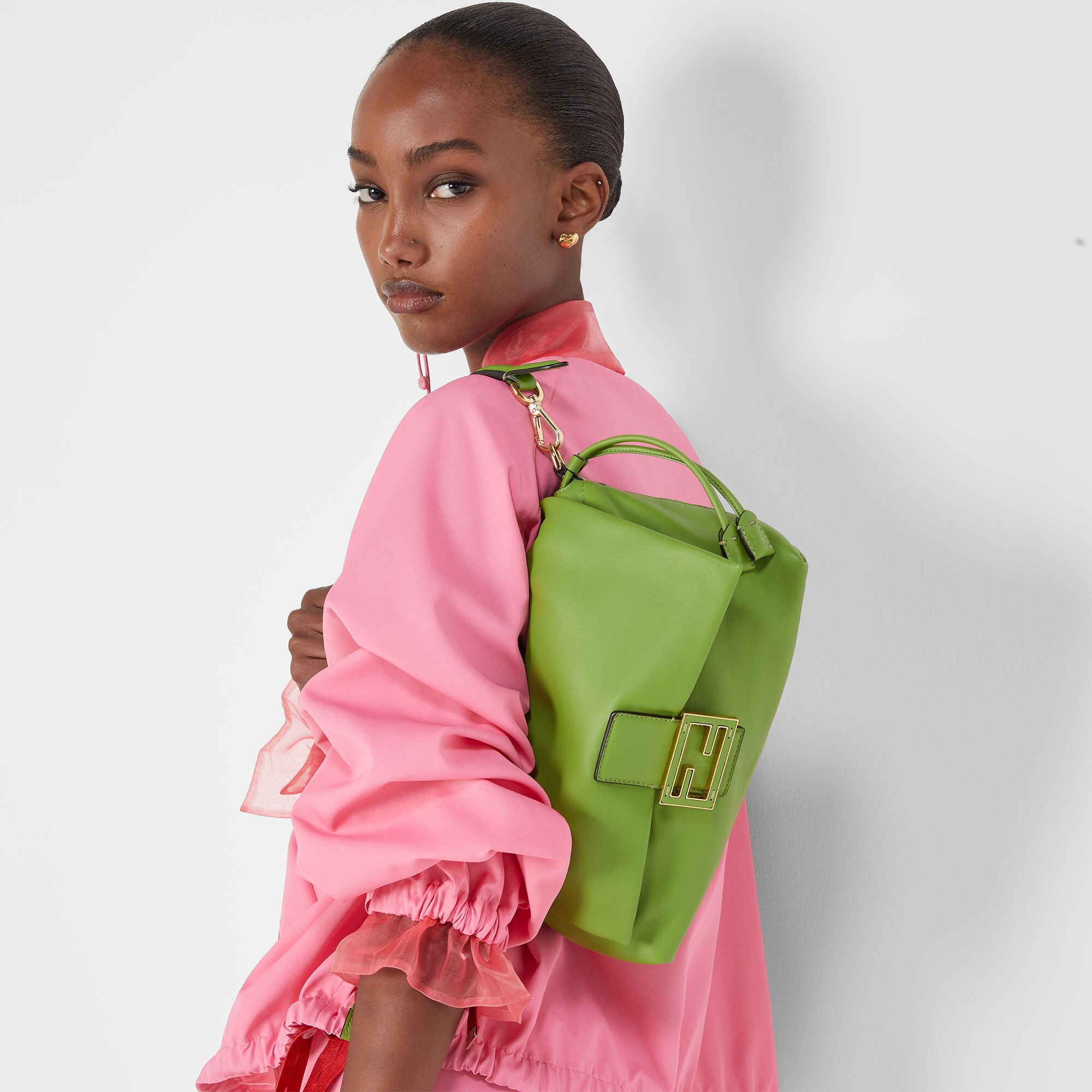 Mamma Baguette Medium - Green | FENDI PL
