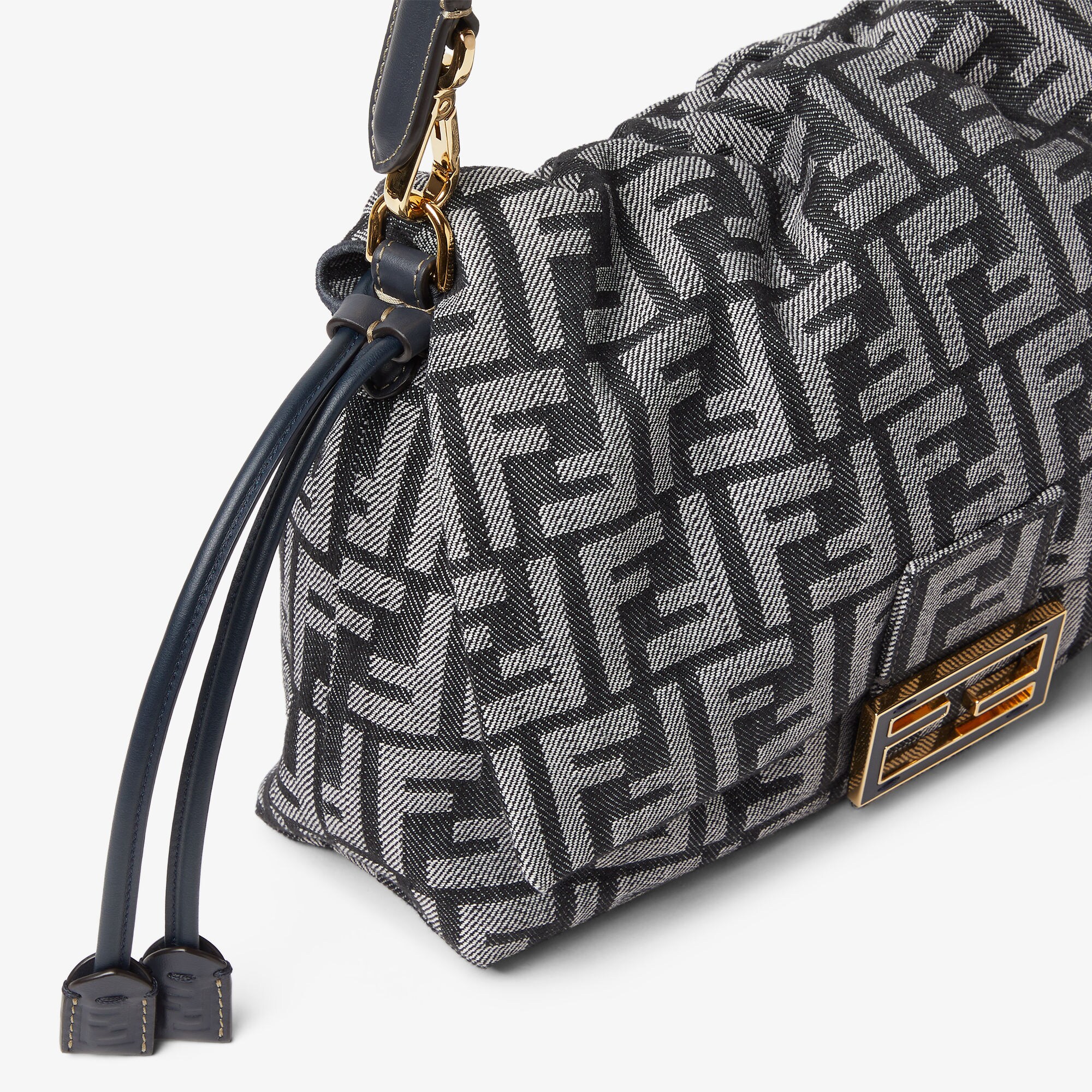 Mamma Baguette Medium Fabric Blue | Fendi